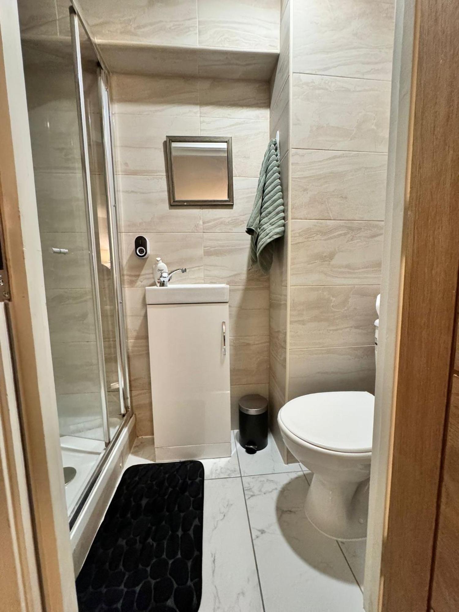 Tropical Room With Private Bathroom And Patio Londra Dış mekan fotoğraf