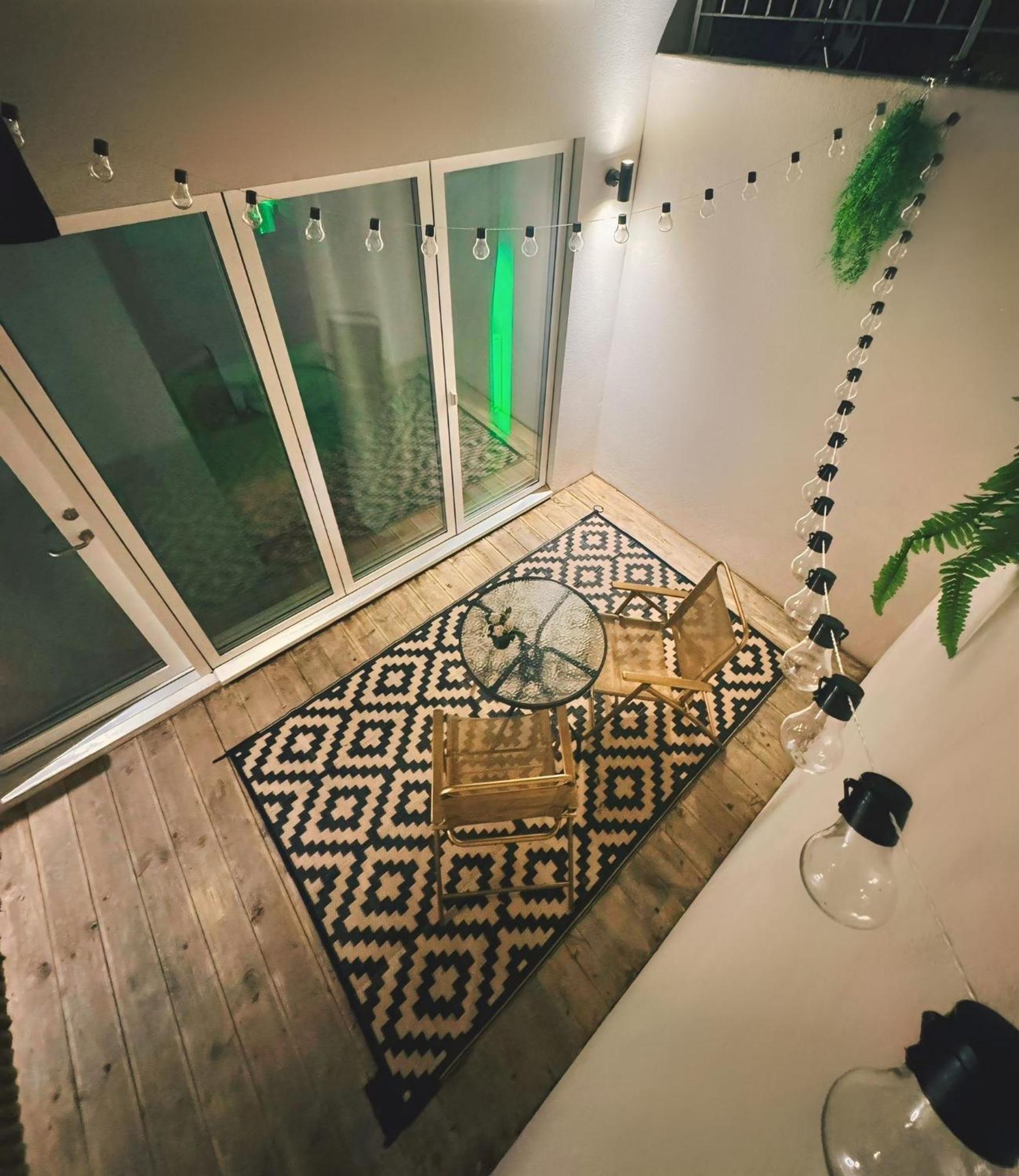 Tropical Room With Private Bathroom And Patio Londra Dış mekan fotoğraf
